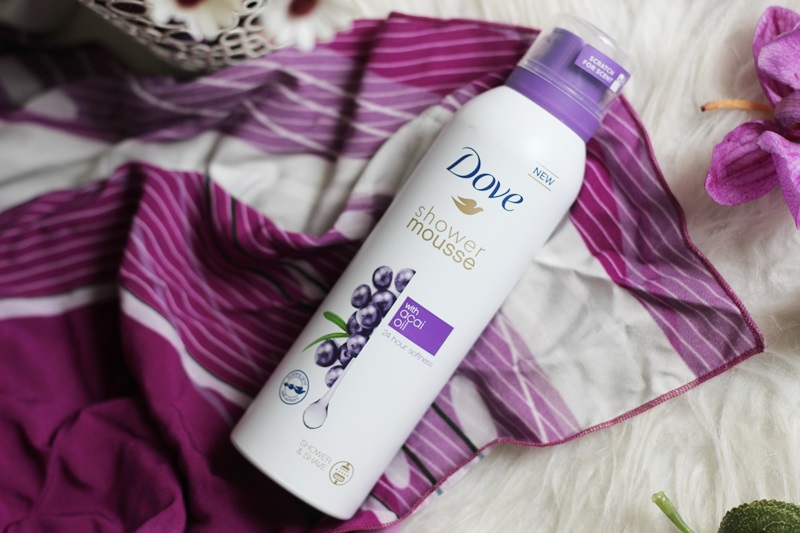 Sapphire Eyes and Rubin Lips Dove Shower mousse with acai oil