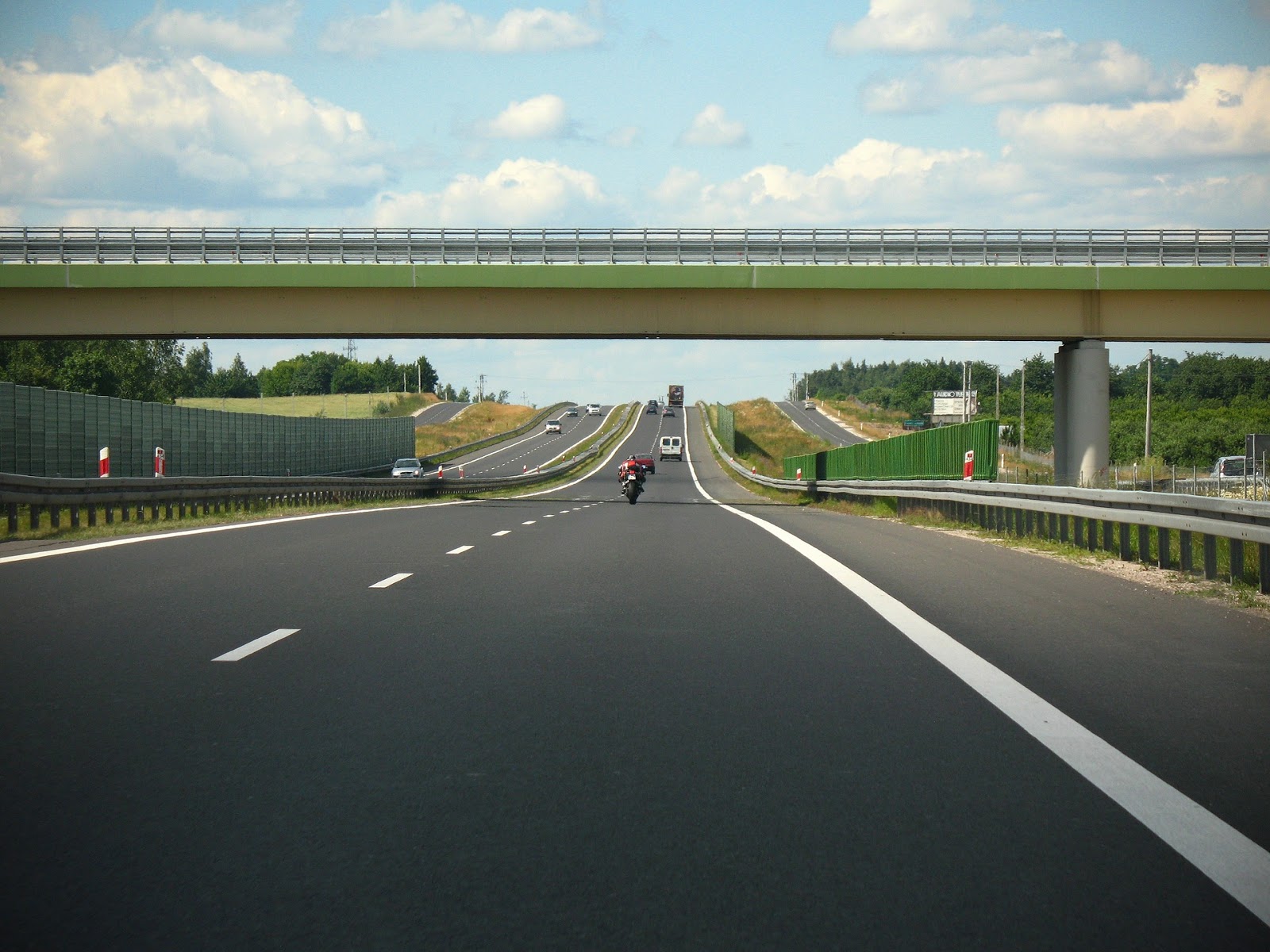 Chapter 17 CIRCOLAZIONE IN AUTOSTRADA E STRADE EXTRAURBANE PRINCIPALI. INGOMBRO DELLA