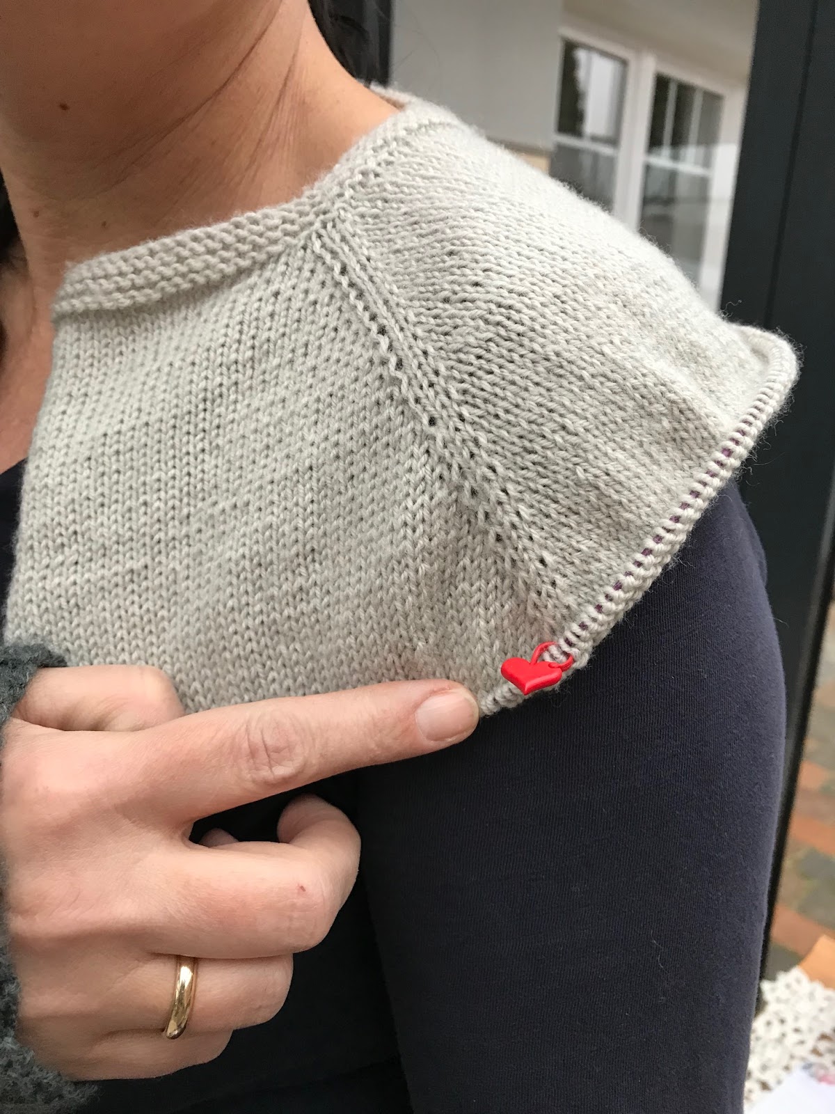 Raglan Von Oben Stricken Anleitung Kostenlos ArianeB Handmade: Raglan von oben, los geht´s!!