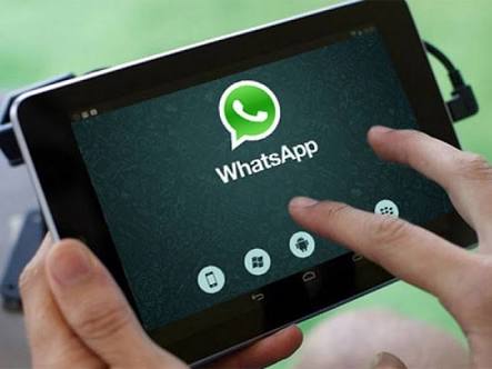 WhatsApp Updates It Features: Swipe To Reply, Dark Mode & More WhatsApp Updates It Features: Swipe To Reply, Dark Mode & More