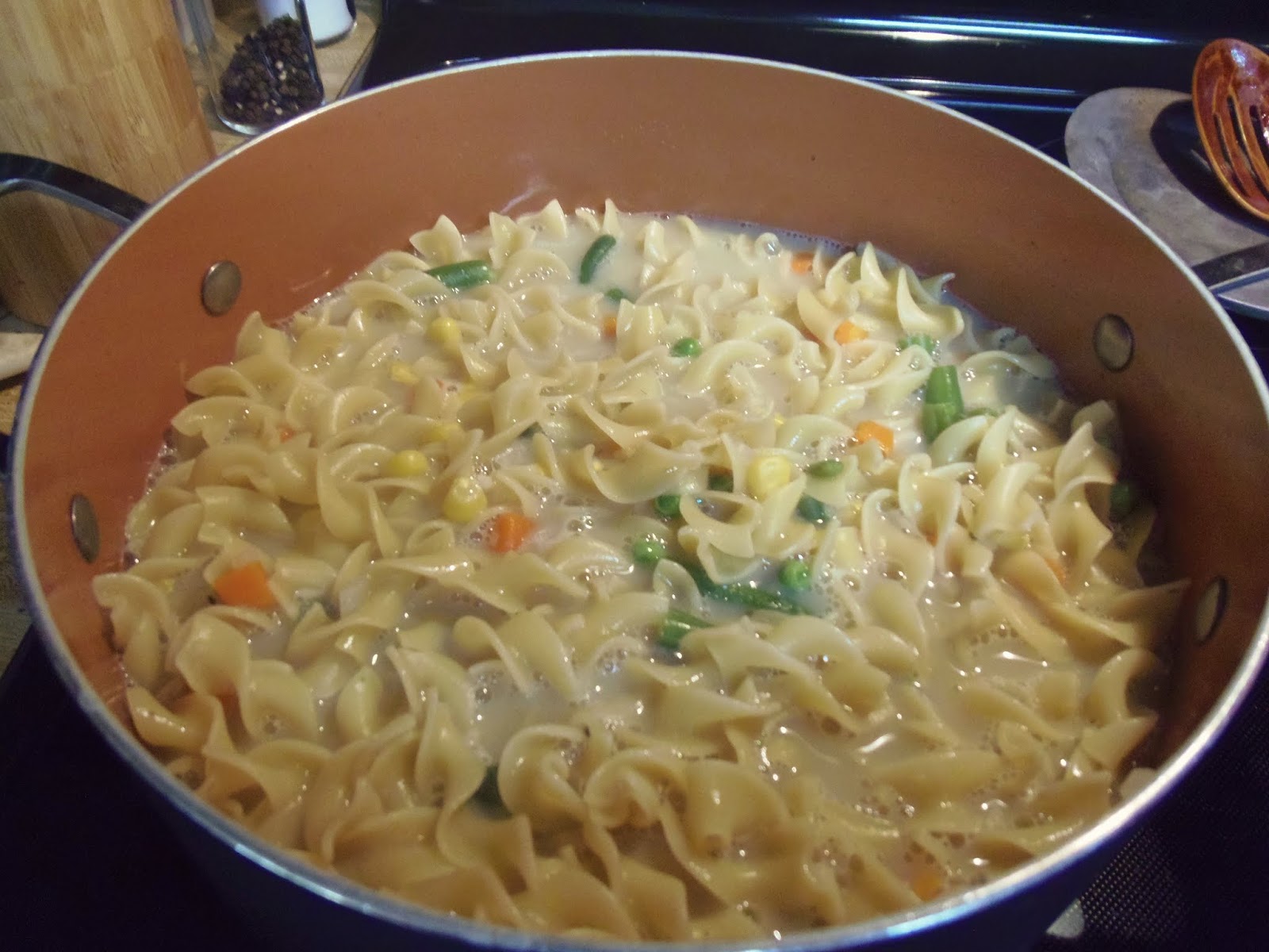 Glo's Kitchen 1Pot Vegetable Pot Pie Noodles