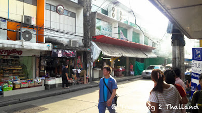 Streetlife in Bangkok, Thailand Streetlife in Bangkok, Thailand