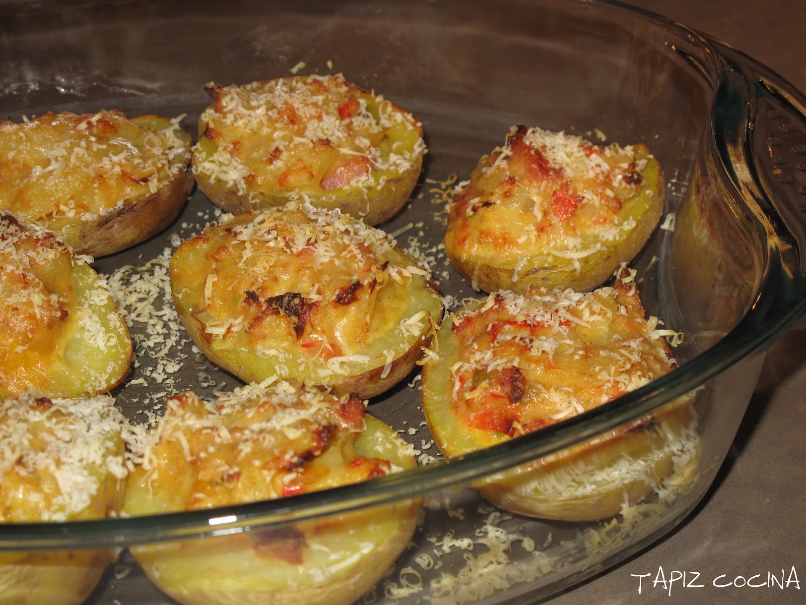 tapiz cocina y guindillita: mini patatas rellenas de verdura y bacon