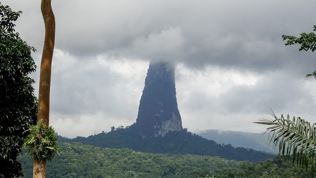 Cão Grande Peak is visible from far away