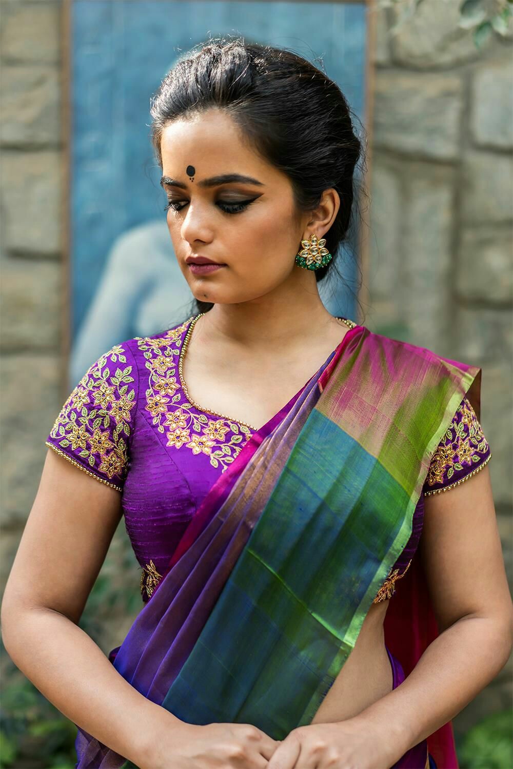 Great Looking Indian Models in Saree- HD Photo Gallery!