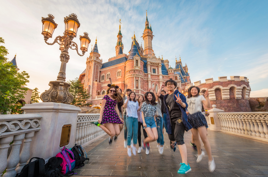 Paket Wisata Shanghai Disneyland