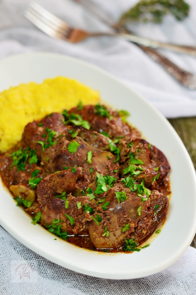 Ficatei de pui la cuptor, in sos de rosii CAIETUL CU RETETE