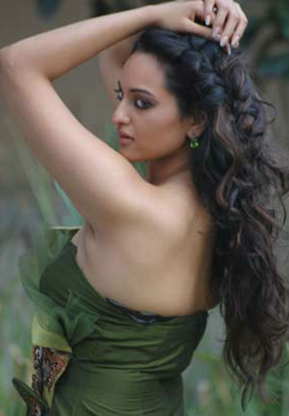 Sonakshi Sinha Hot Photoshoot 2012 Stars World