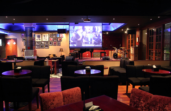 Begini Cara Membedakan Bar, Lounge, Pub, Diskotik, dan Club - Kamilakara