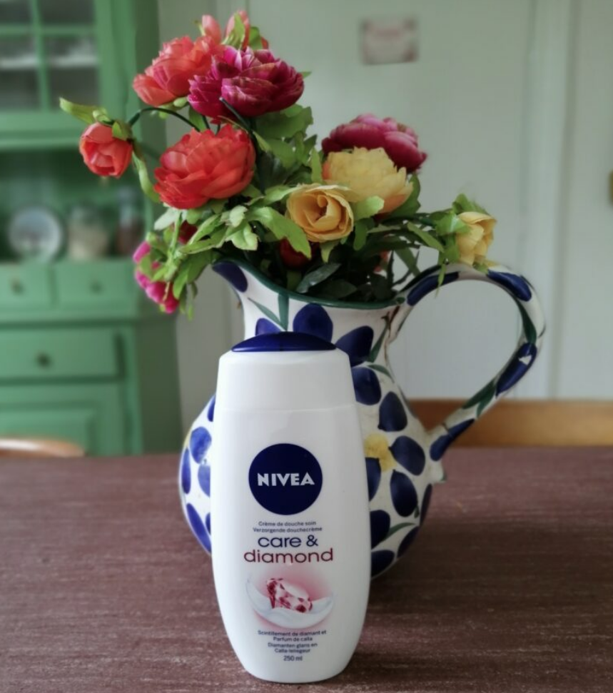 Nivea doucheschuim care & diamond Nivea doucheschuim care & diamond
