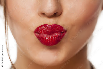 10. अपने होठों को नुकीले किनारों से पॉप बनाएं