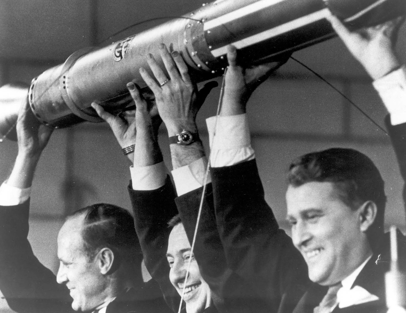 Первый спутник земли сша. Вернер фон Браун. Вернер фон Браун. Человек, который продал луну. Эксплорер 1. Эксплорер-1 искусственный Спутник.