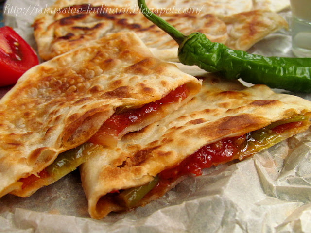 Гёзлеме с перцем (Biberli Gözleme Tarifi)