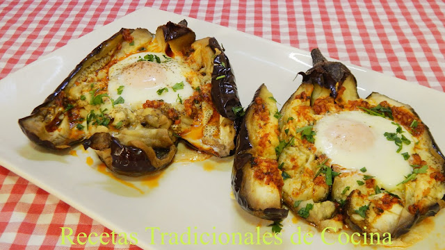 Berenjenas asadas con huevo y refrito, La mejor receta para preparar esta verdura