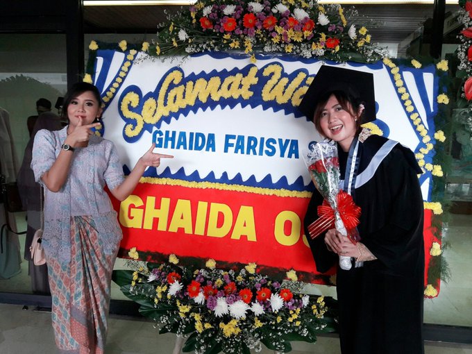 Hari Ini Ghaida Farisya Jkt48 Melaksanakan Wisuda Kelulusan Studi S1 Ada yang ingat dengan ghaida farisya? hari ini ghaida farisya jkt48