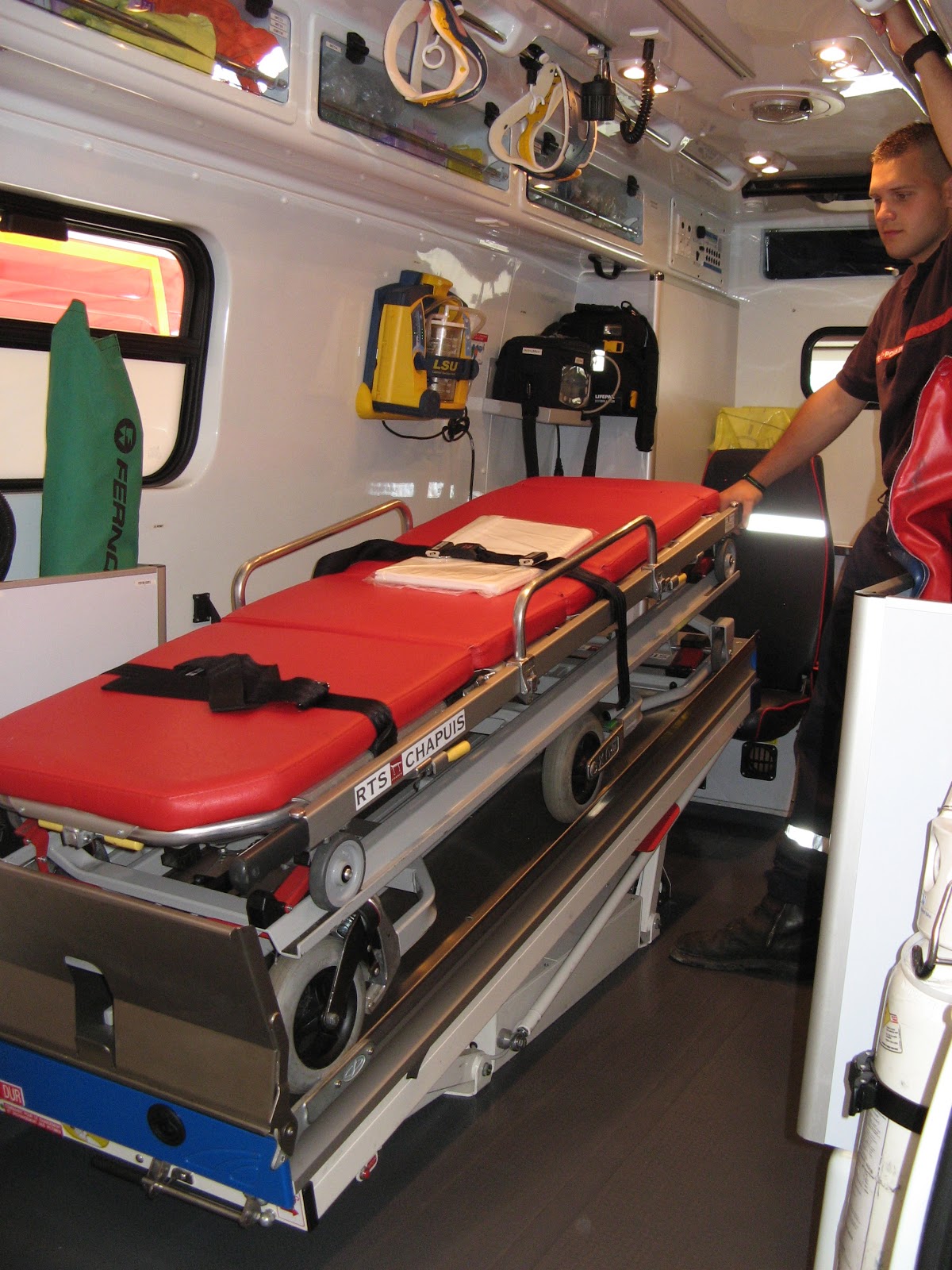 French fire station Pontivy 56: Rescue apparatus : VSAV