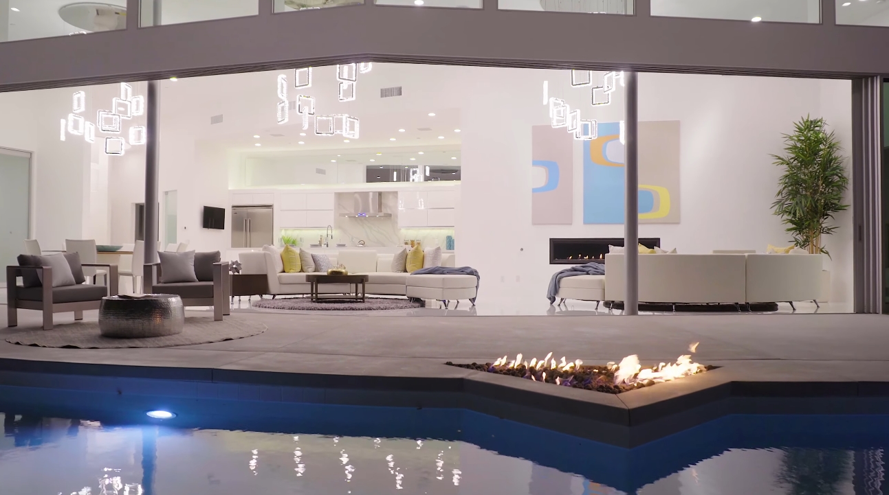32 Photos vs. Palm Springs, CA Luxury Home Interior Design Tour By Brian Foster