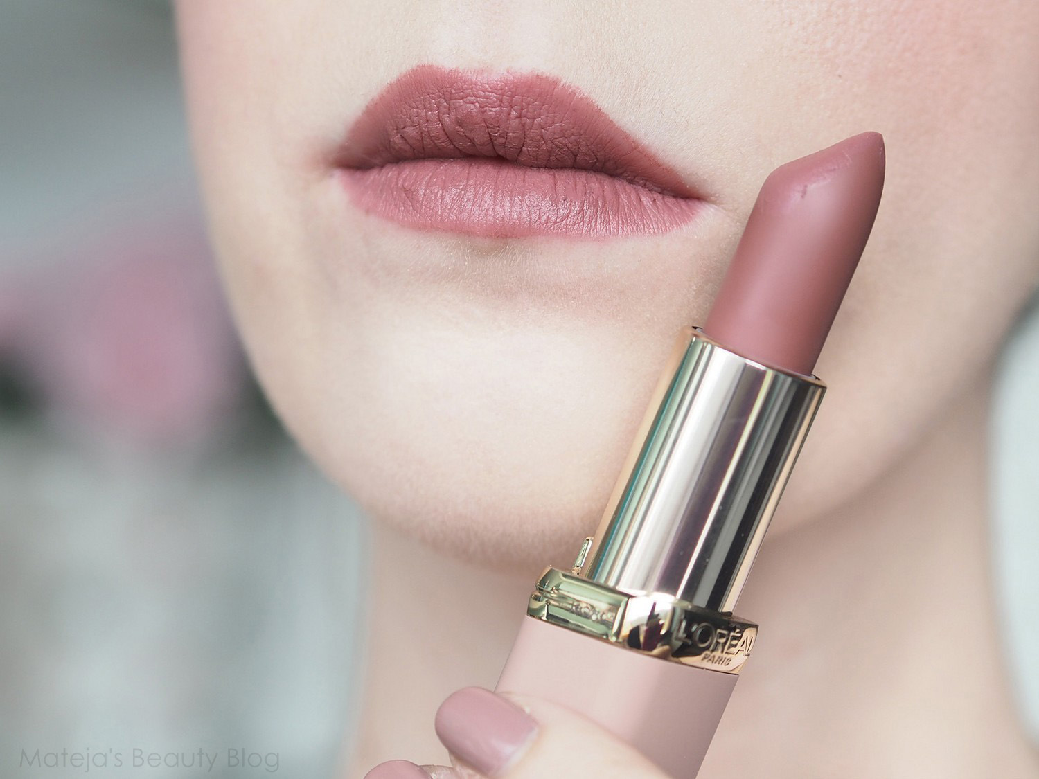 L’Oréal Paris Color Riche Matte Free The Nudes Lipstick 06 No Hesitation.