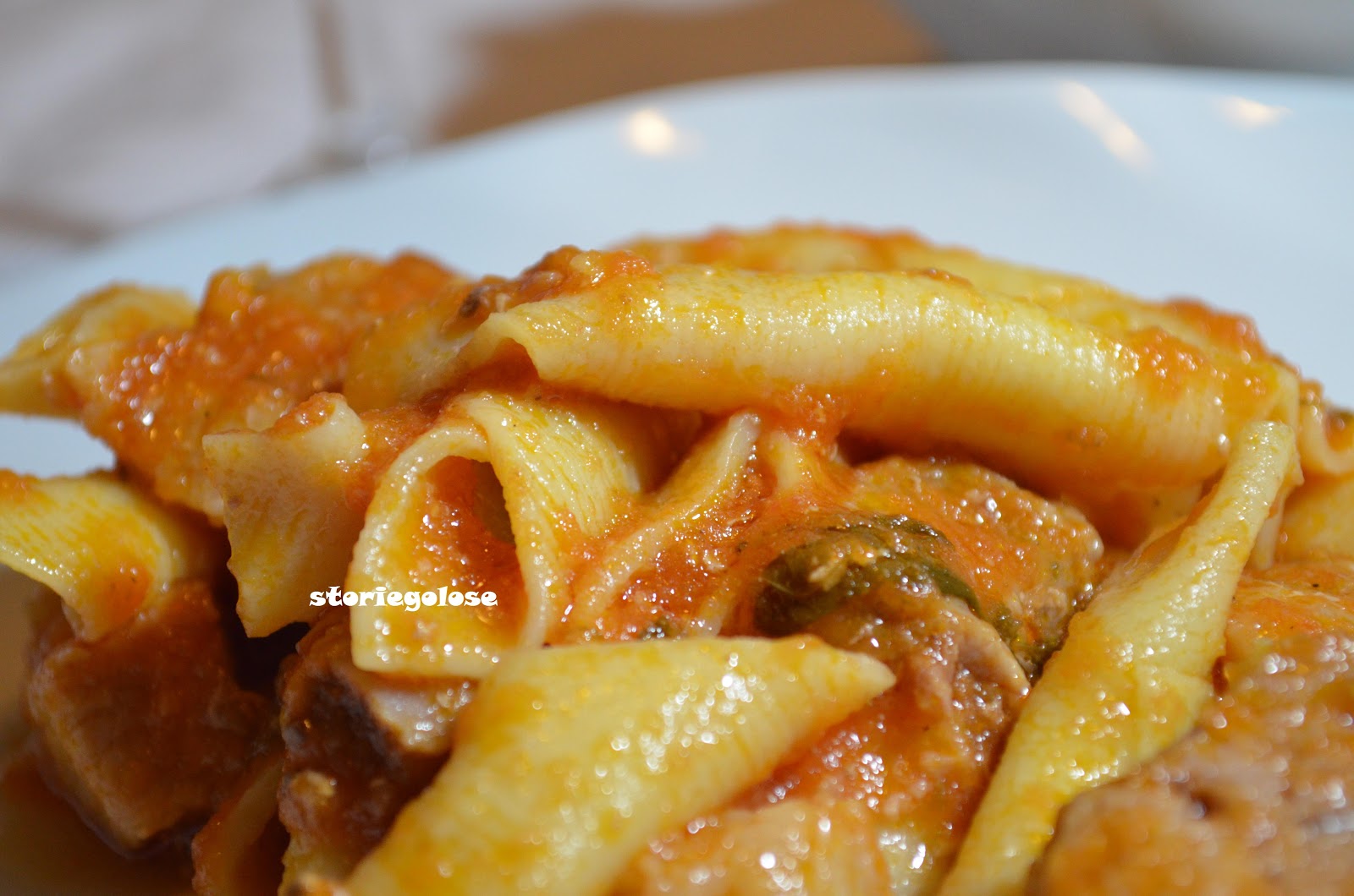 Storie golose Garganelli al sugo di costine e pancetta