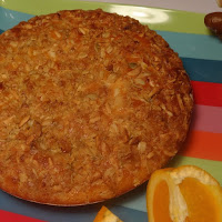  Bolo de laranja com cobertura crocante de granola