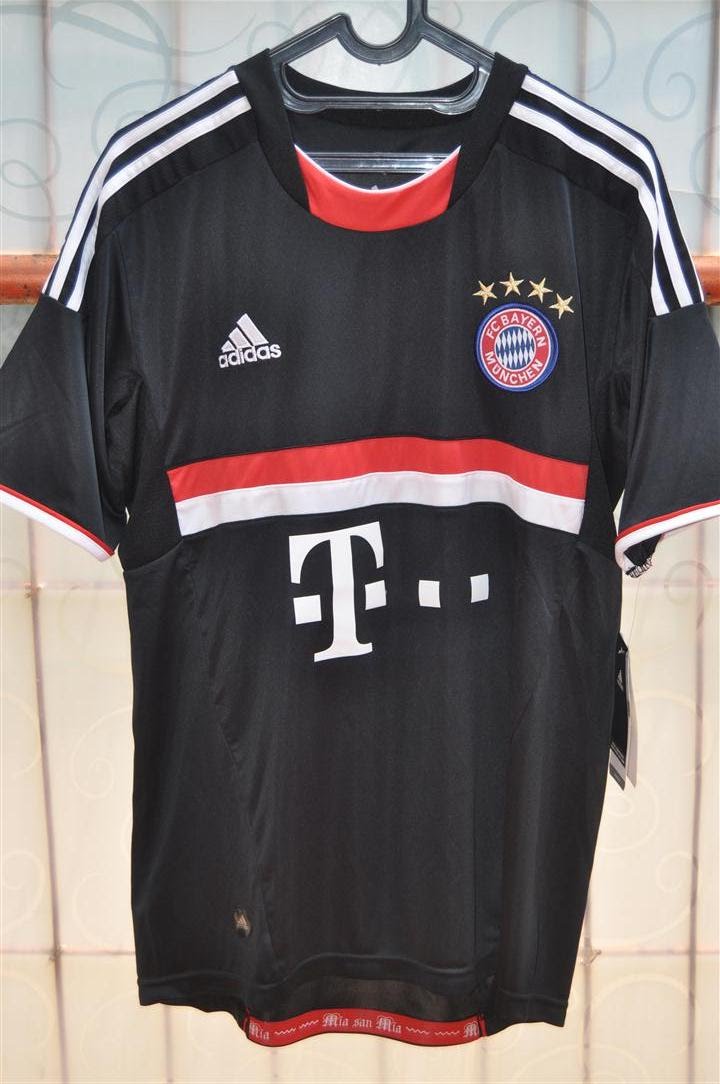 Finest quality of Jersey replica grade AAA Jersey Liga Jerman 20112012