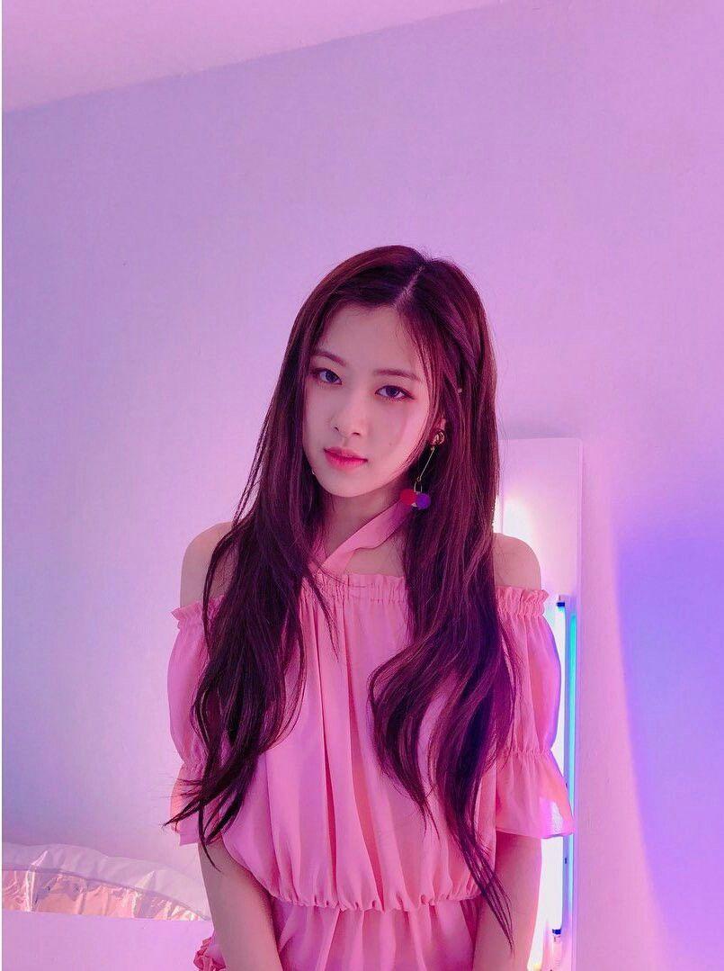 Blackpink - Rosé Lovely Wallpapers | TheWaoFam Wallpapers | TheWaoFam