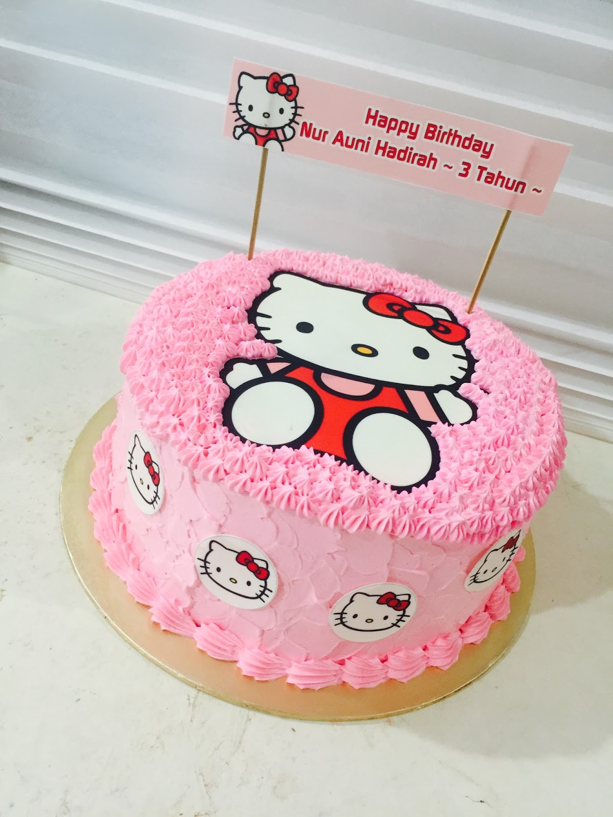 ninie cakes house: Hello Kitty Cake