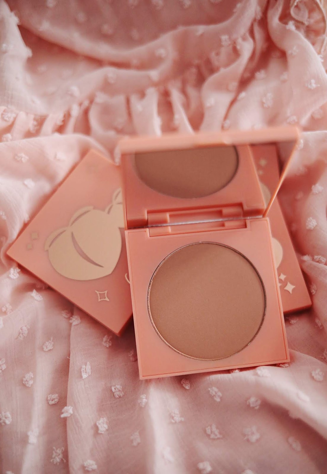 COLOURPOP, colourpopme, peachcollection , peach , baby got peach , baby got peach palette , u wanna peach of me, reviews , Beauty review , blog beauté , paris , rose mademoiselle , rosemademoiselle,