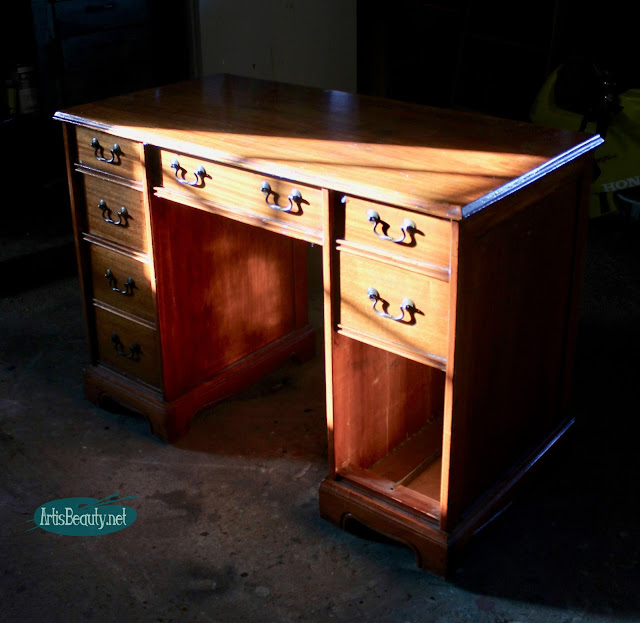 ART IS BEAUTY Executive Desk Makeover using General Finishes