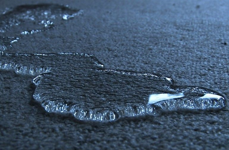 How to Treat a Wet Wool Rug?