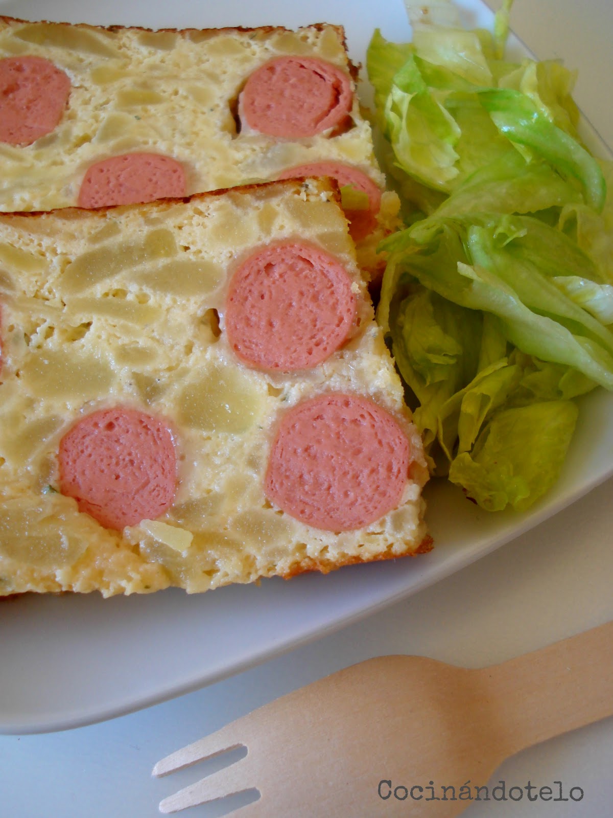 Cocinándotelo CAKE DE TORTILLA CON SALCHICHAS