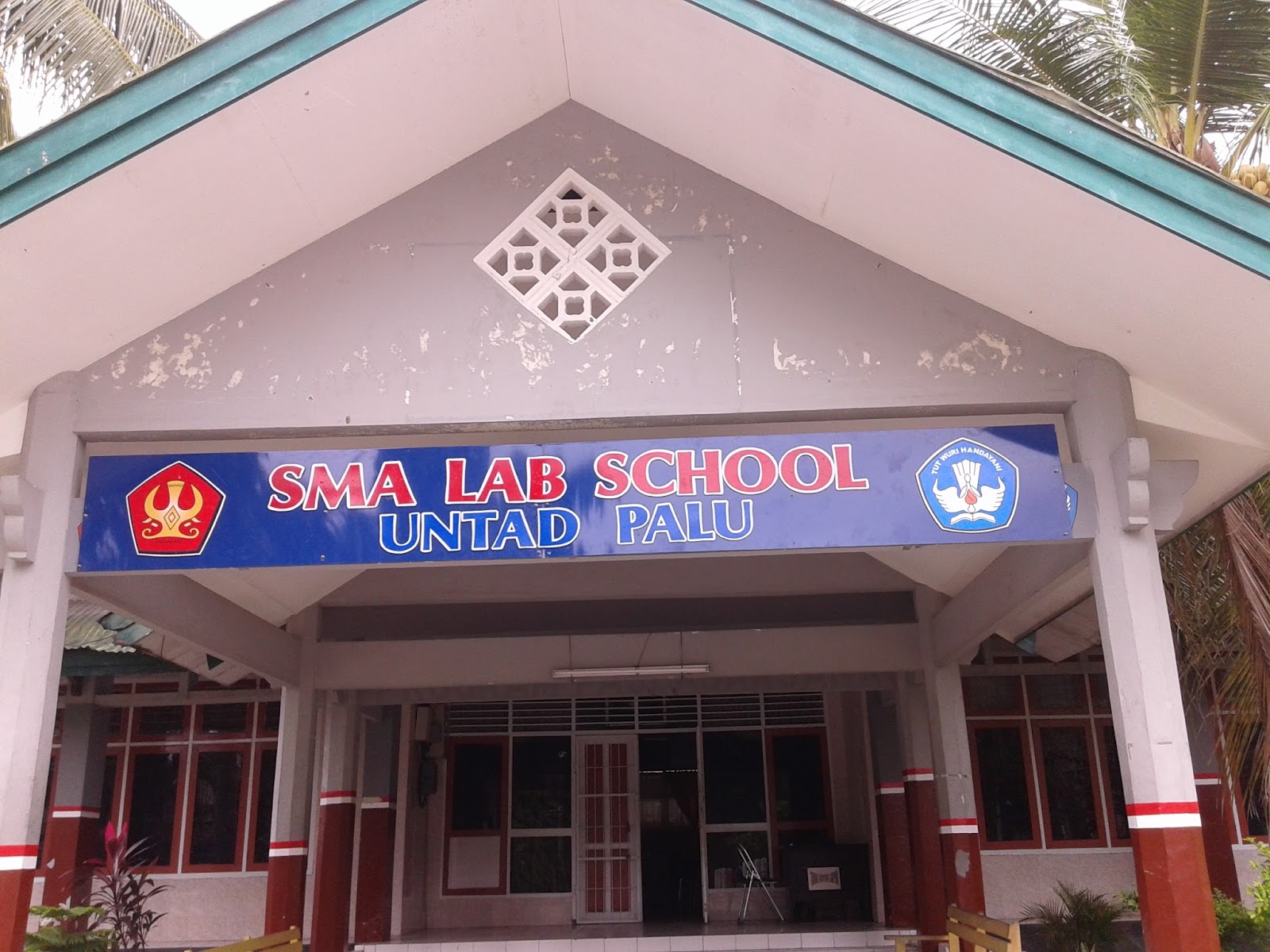 Français à SMA Labschool Untad Palu