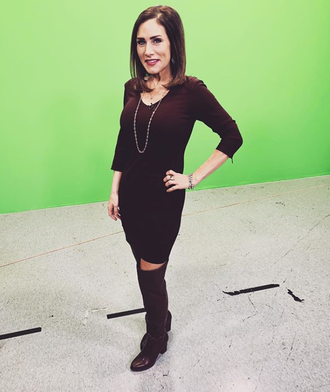 THE APPRECIATION OF NEWSWOMEN WEARING BOOTS BLOG erin logan