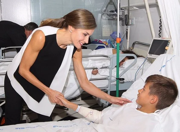 King Felipe and Queen Letizia visited Hospital del Mar and Sant Pau hospital for victims of the Barcelona attack