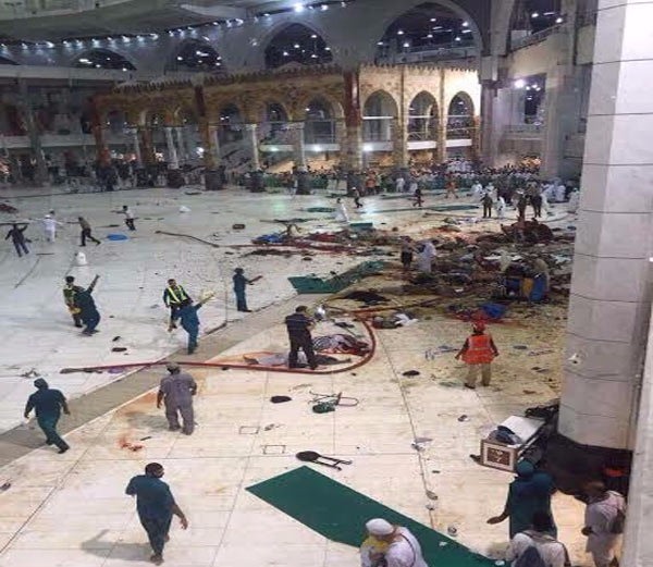 107-deaths-reported-in-crane-collapse-at-mecca-grand-mosque-सऊदी अरब में मक्का मस्जिद पर क्रेन गिरी 107 लोगों की मौत , 238 घायल 107-deaths-reported-in-crane-collapse-at-mecca-grand-mosque-सऊदी अरब में मक्का मस्जिद पर क्रेन गिरी 107 लोगों की मौत , 238 घायल