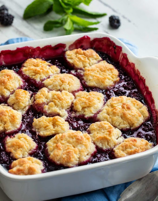 Perfect Blackberry Cobbler - Mom's Easy Recipe