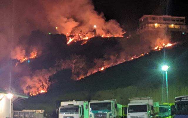 Incêndio atinge área de vegetação na cidade de Laje, na Bahia