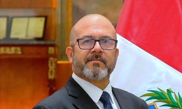 Nuevo ministro de Salud a Víctor Marcial Zamora Mesía