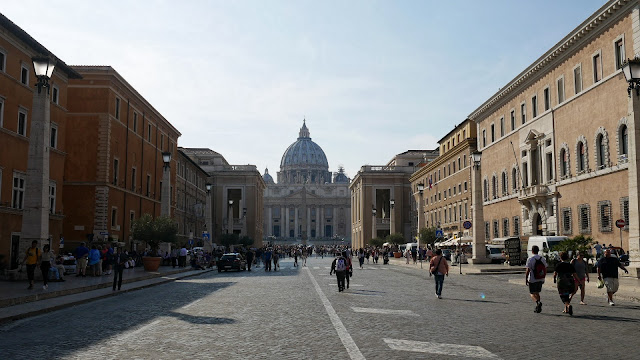 a-walk-in-the-Vatican