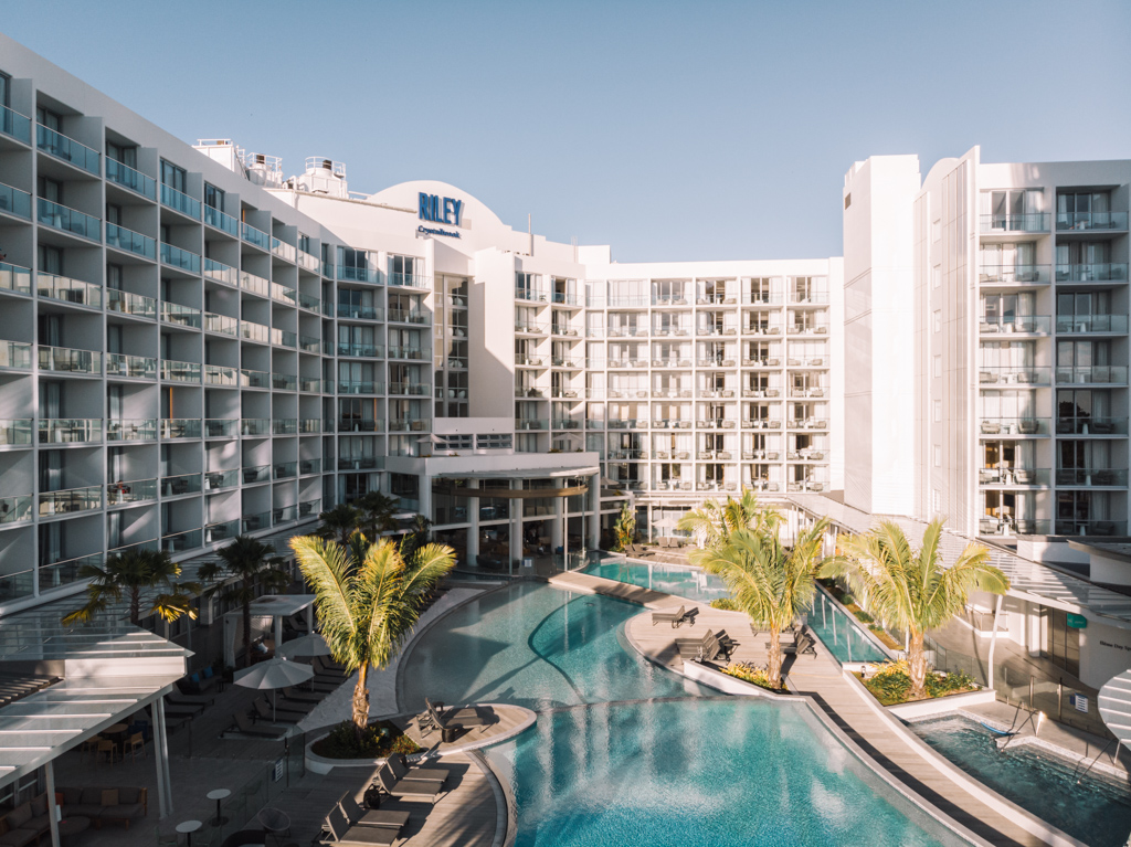 CAIRNS, AUSTRALIA RESPONSIBLE LUXURY IN RILEY CRYSTALBROOK HOTEL Bea's Life