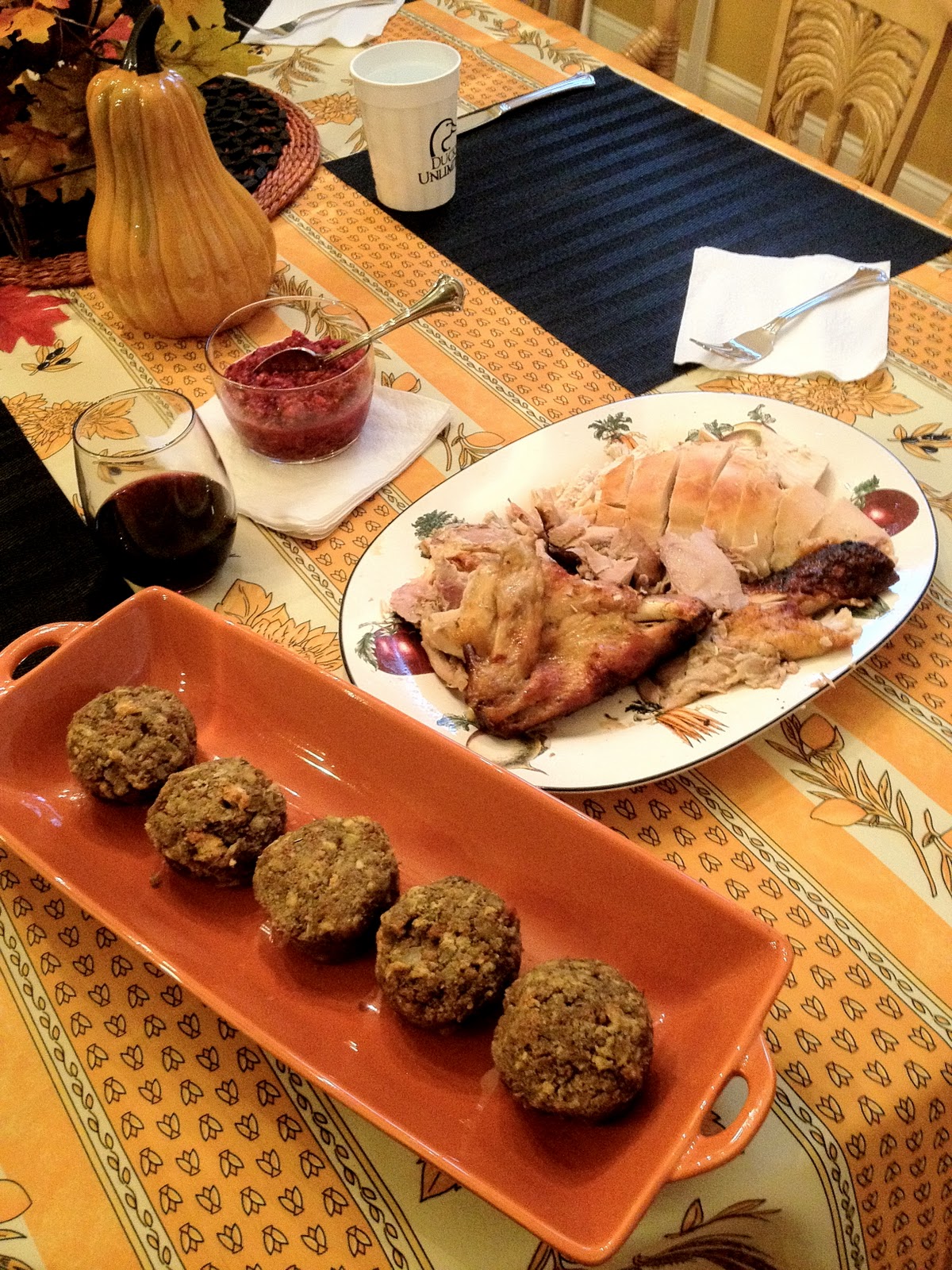 MARI NOTSOBLAND Fake Thanksgiving