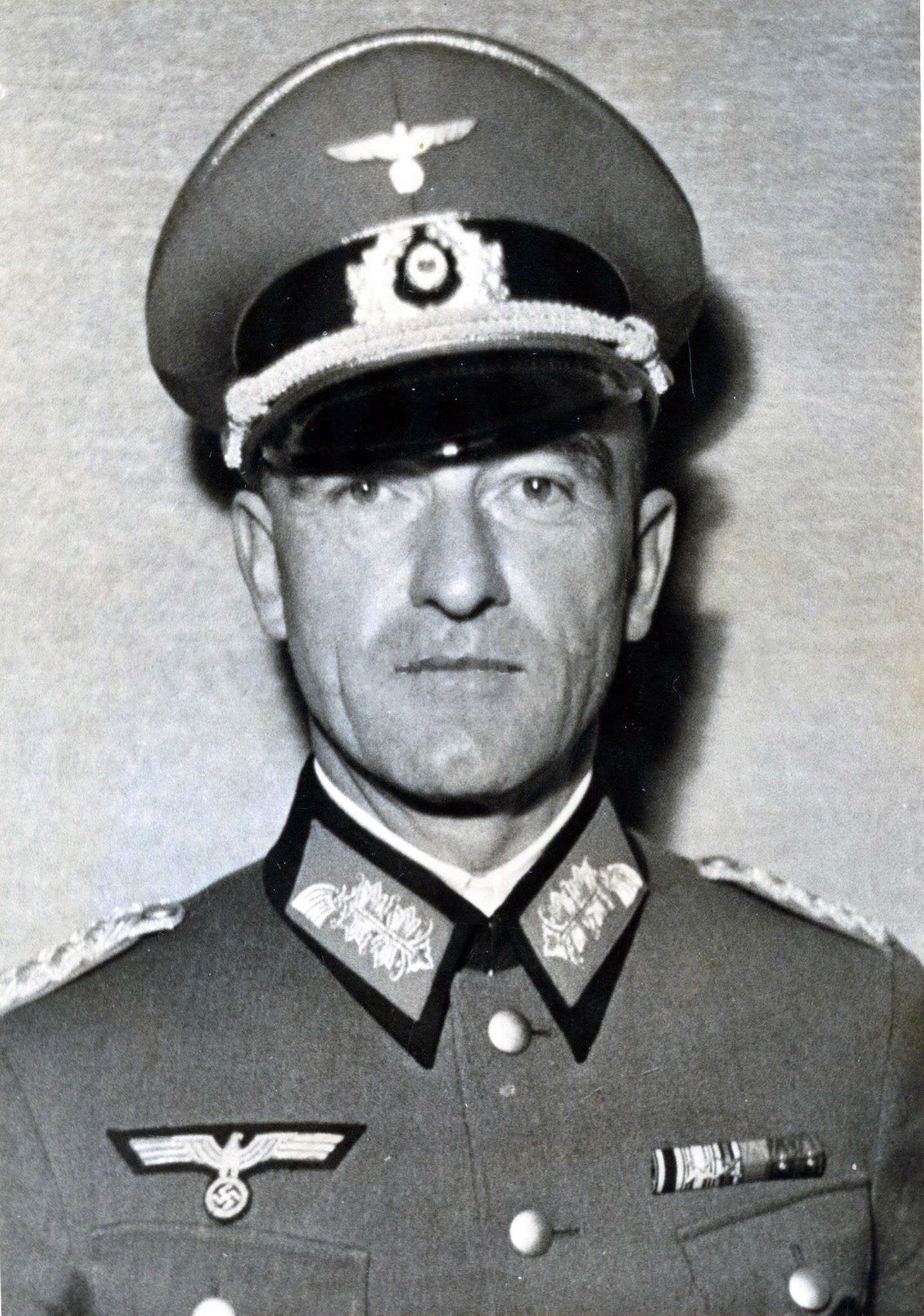 Men of Wehrmacht Bio of General der Artillerie Eugen Müller