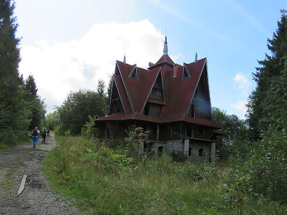 Koliba.