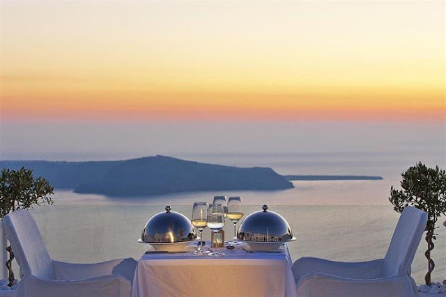 Above Blue Suites Santorini