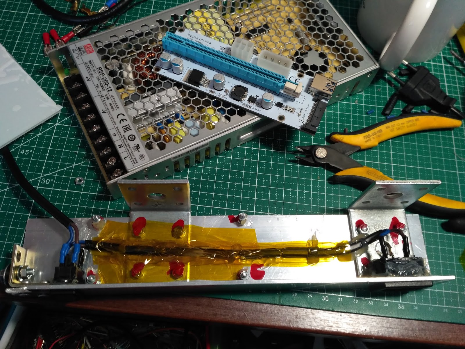 More Than User: Custom eGPU enclosure for GTX1060 + HP Microserver Gen8