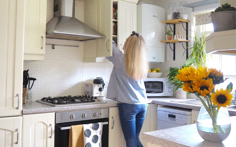 How to declutter your kitchen cupboards and create a tidy, clean and clutter-free pantry-style kitchen. Storage solutions for small homes and how to store all your food and utensils neatly