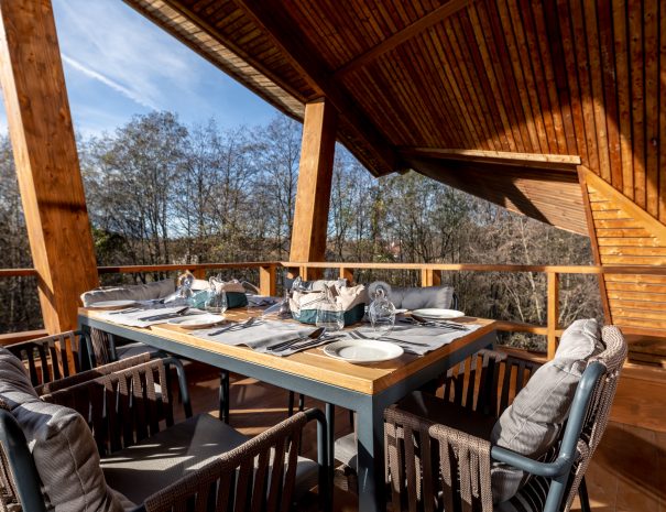 Weekday Wanderlust | Places: The Wooden Nest, Romania