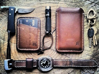 The material talks a lot The material talks a lot, The size of the clock versus the size of the wrist, Keep the watch in mind as a symbol, Meaning, material and size. How to choose a watch?, 3 tips to start wearing men's watches today, 3 tips to start wearing men's watches today, · That is, in men, the size of the wrist is seen as a symbol of strength. Wearing a watch that is too big can highlight the fragility of your arms. On the other hand, a very big man with ..., 3 Tips To Start Wearing Men's Watches Today - Teaching Men's Lifestyle, Accessory,Fashion,Fashion Advice,Look,Male Fashion Tips,Men's Fashion & Style,Mistakes To Avoid,Style,Style Tips,Popular,How To Be An Elegant Man,How To Use,Men's Watches, Watches
