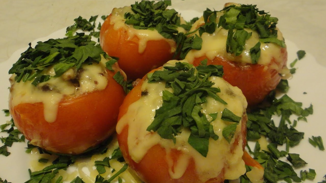 Фаршированные помидоры в духовке с сыром