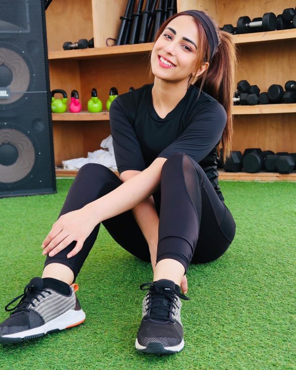 Workout Pictures of Ushna Shah Gives us Major Fitness Goals Workout Pictures of Ushna Shah Gives us Major Fitness Goals